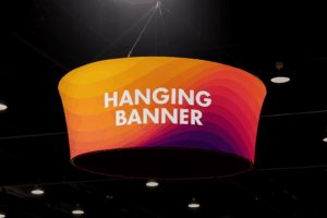 Pancarta vibrante en convención