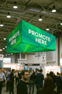 Exhibición con cartel colgante